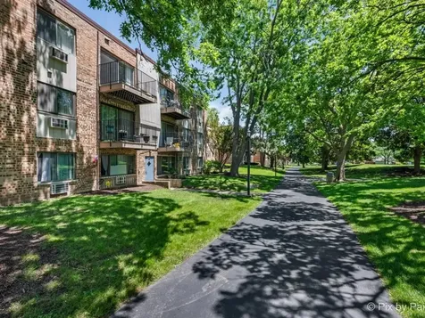 1475 North Winslowe Drive Palatine IL 60074