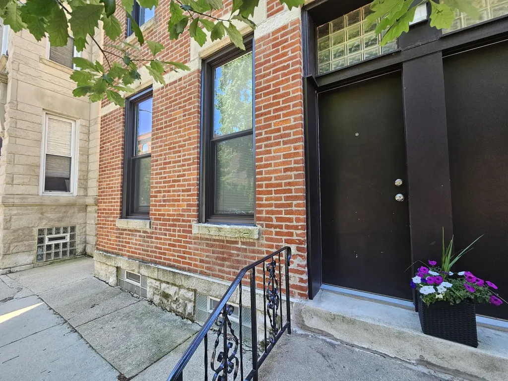 1415 West Erie Street Chicago IL 60642