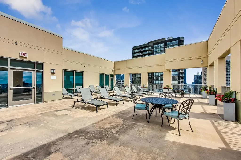 2 East Erie Street Chicago IL 60611
