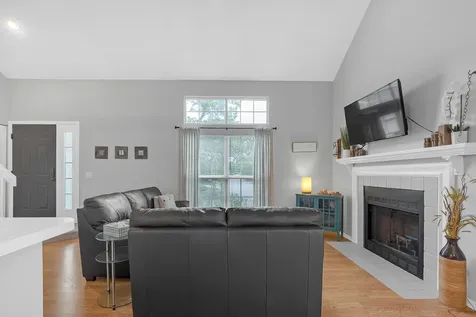 1236 North Knollwood Drive N Palatine IL 60067