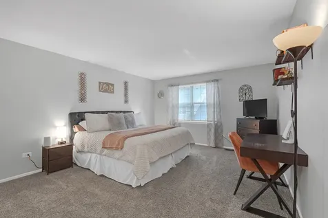 1236 North Knollwood Drive N Palatine IL 60067