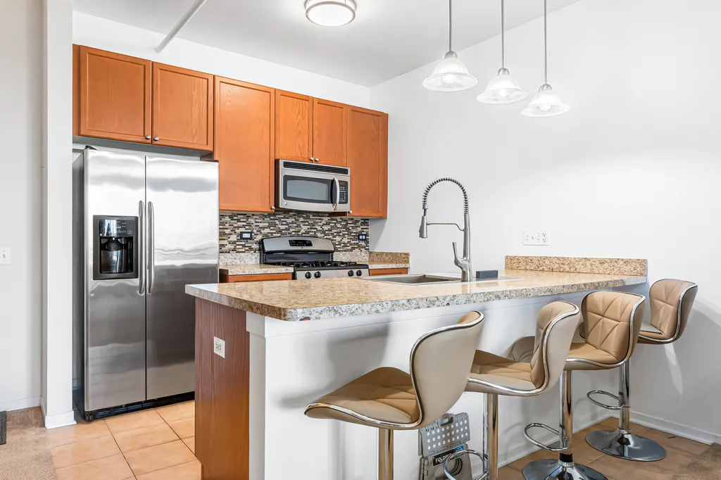 437 West Division Street Chicago IL 60610