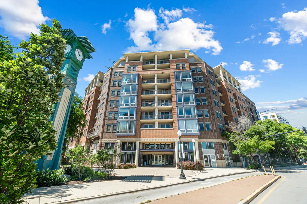 437 West Division Street Chicago IL 60610
