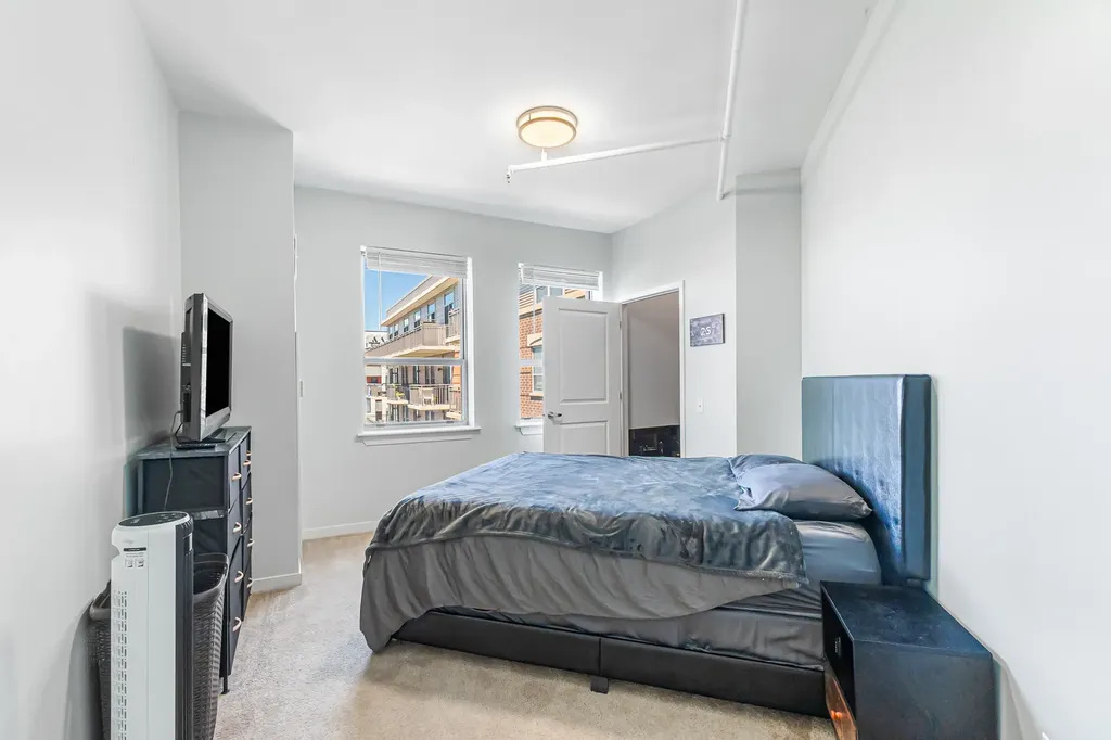 437 West Division Street Chicago IL 60610
