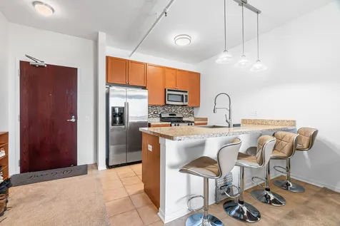 437 West Division Street Chicago IL 60610