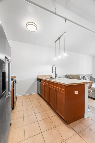 437 West Division Street Chicago IL 60610