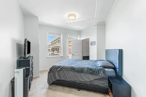 437 West Division Street Chicago IL 60610