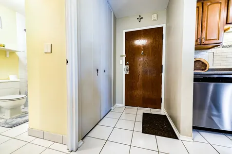 1415 East Central Road Arlington Heights IL 60005