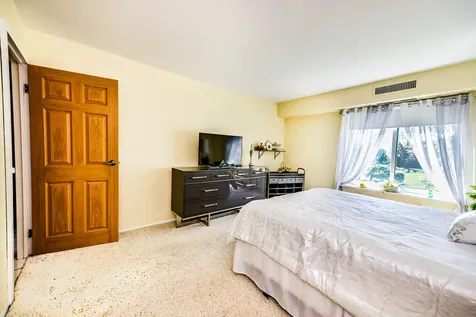 1415 East Central Road Arlington Heights IL 60005