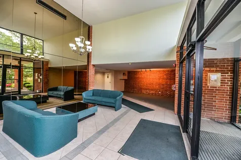 1415 East Central Road Arlington Heights IL 60005