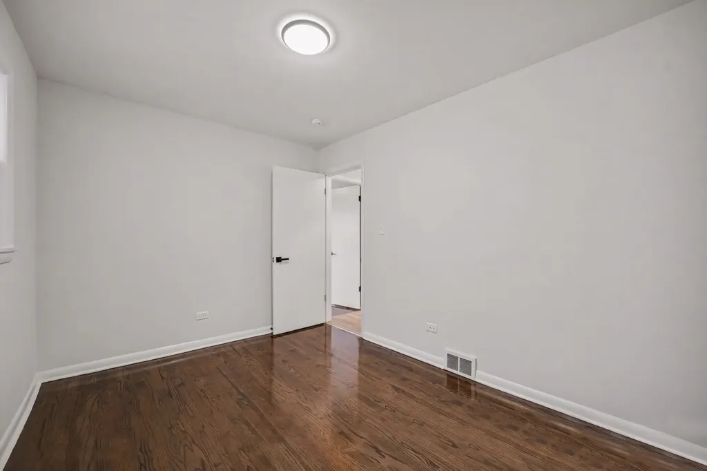 3903 North Neva Avenue Chicago IL 60634