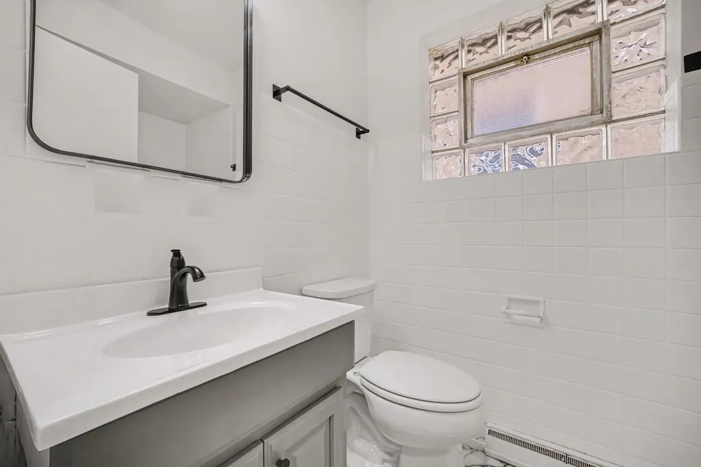 3903 North Neva Avenue Chicago IL 60634