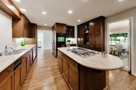 841 Woodbine Lane Northbrook IL 60062