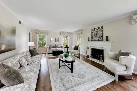 841 Woodbine Lane Northbrook IL 60062