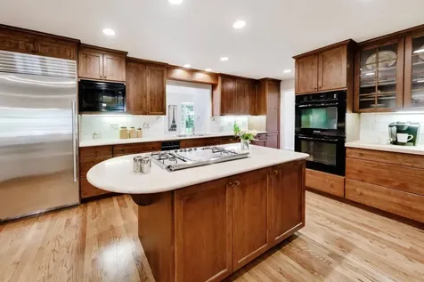 841 Woodbine Lane Northbrook IL 60062