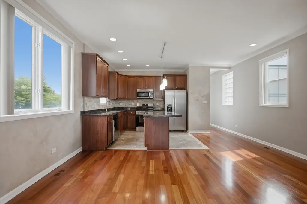 2539 West Warren Boulevard Chicago IL 60612