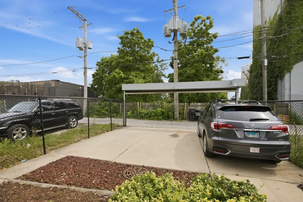 2539 West Warren Boulevard Chicago IL 60612