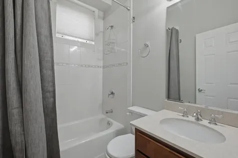 2539 West Warren Boulevard Chicago IL 60612