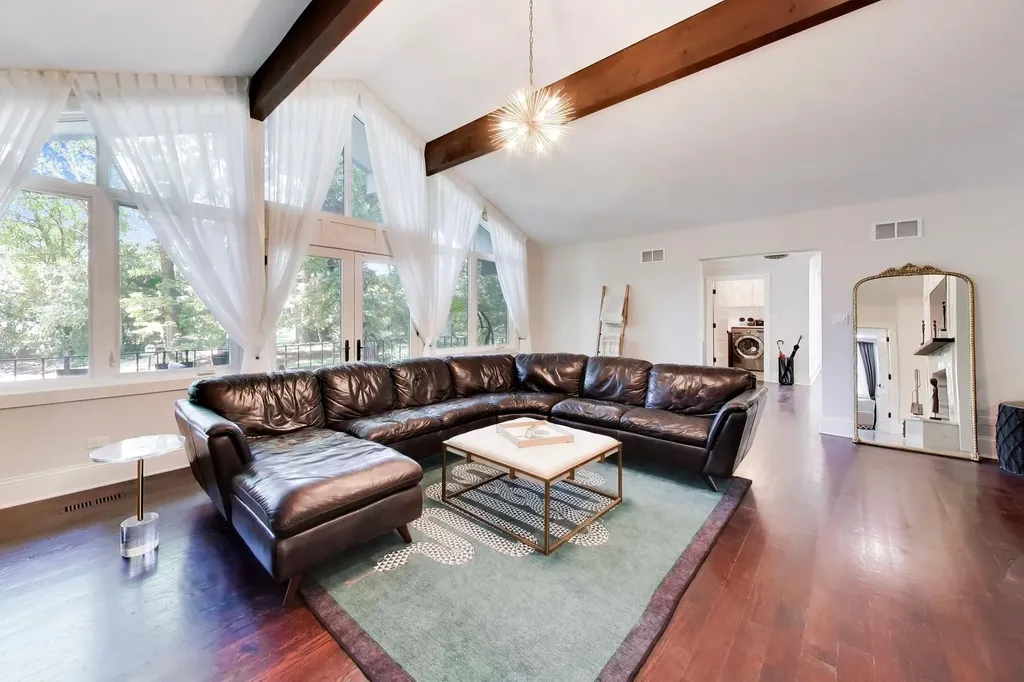 35 Windsor Drive Oak Brook IL 60523