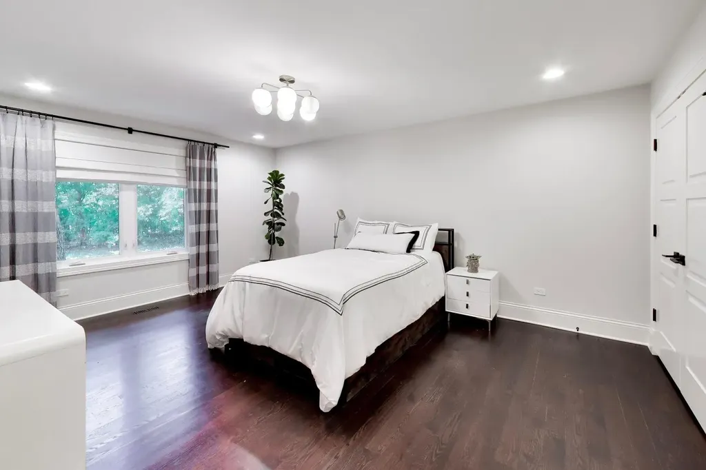 35 Windsor Drive Oak Brook IL 60523