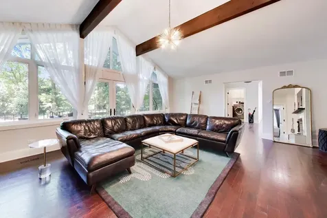 35 Windsor Drive Oak Brook IL 60523