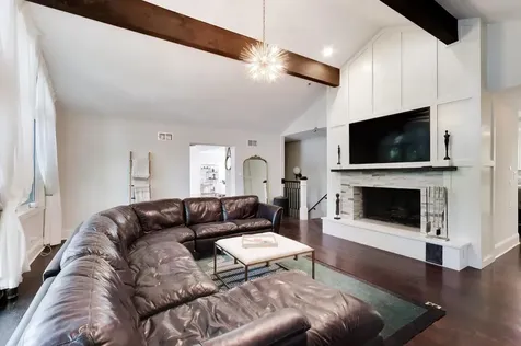 35 Windsor Drive Oak Brook IL 60523