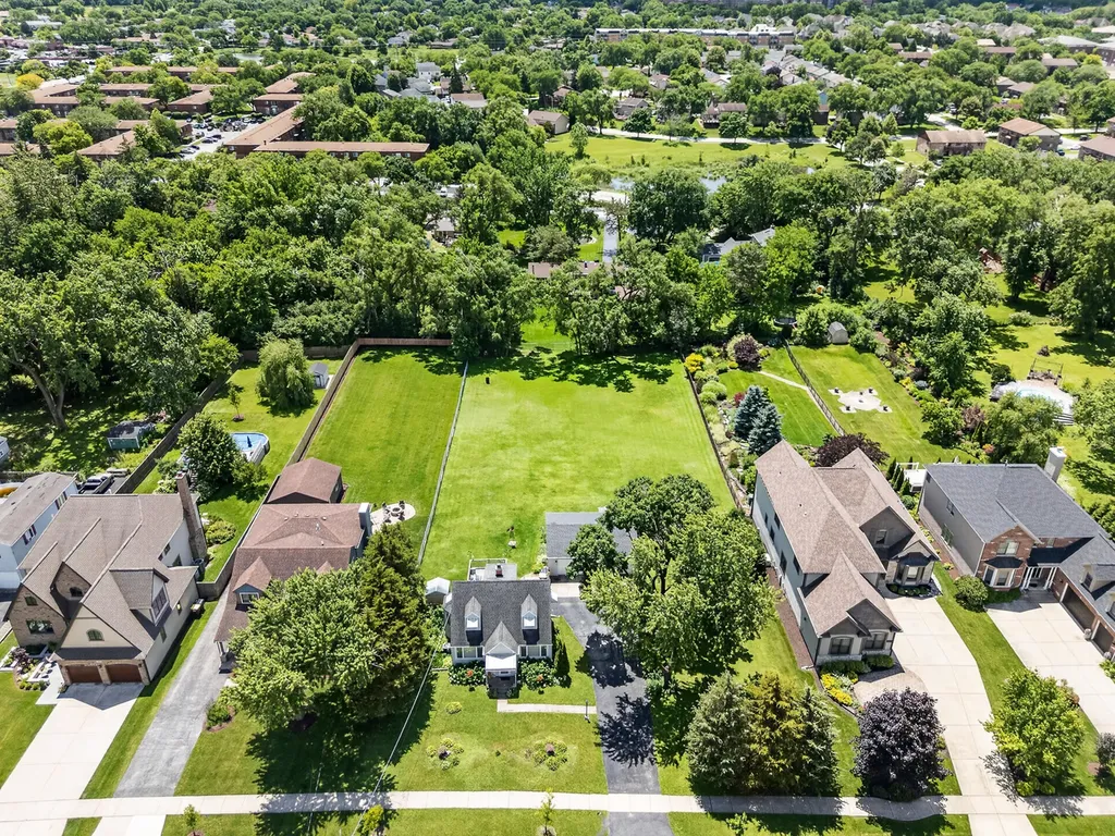 115 60TH Street Downers Grove IL 60516