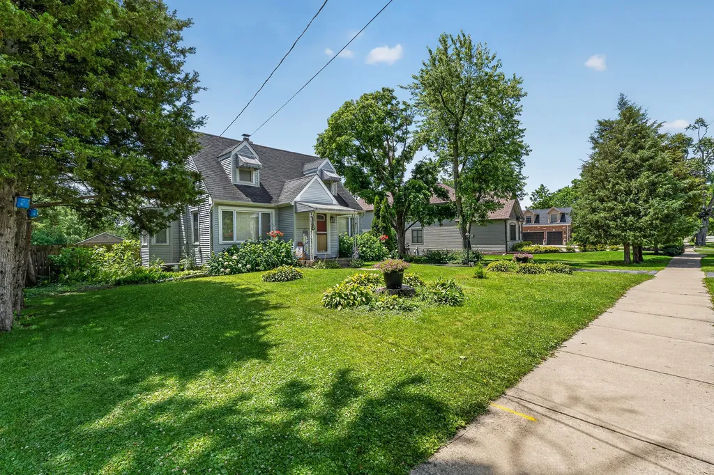 115 60TH Street Downers Grove IL 60516