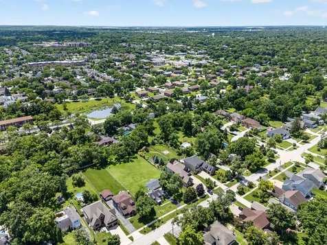 115 60TH Street Downers Grove IL 60516