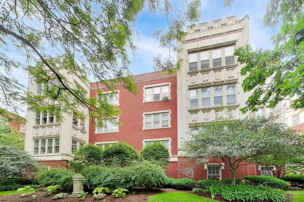 214 North Oak Park Avenue Oak Park IL 60302
