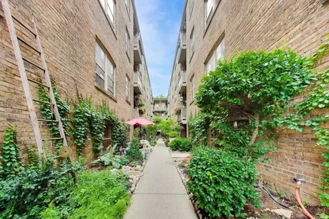 214 North Oak Park Avenue Oak Park IL 60302