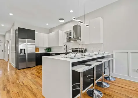 6613 South Langley Avenue Chicago IL 60637