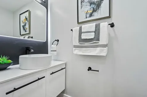 6613 South Langley Avenue Chicago IL 60637