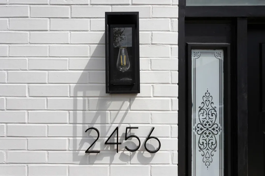 2456 West Huron Street Chicago IL 60612