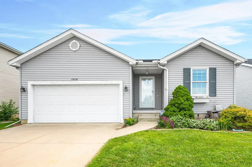 2436 Grey Fox Trail Bloomington IL 61705