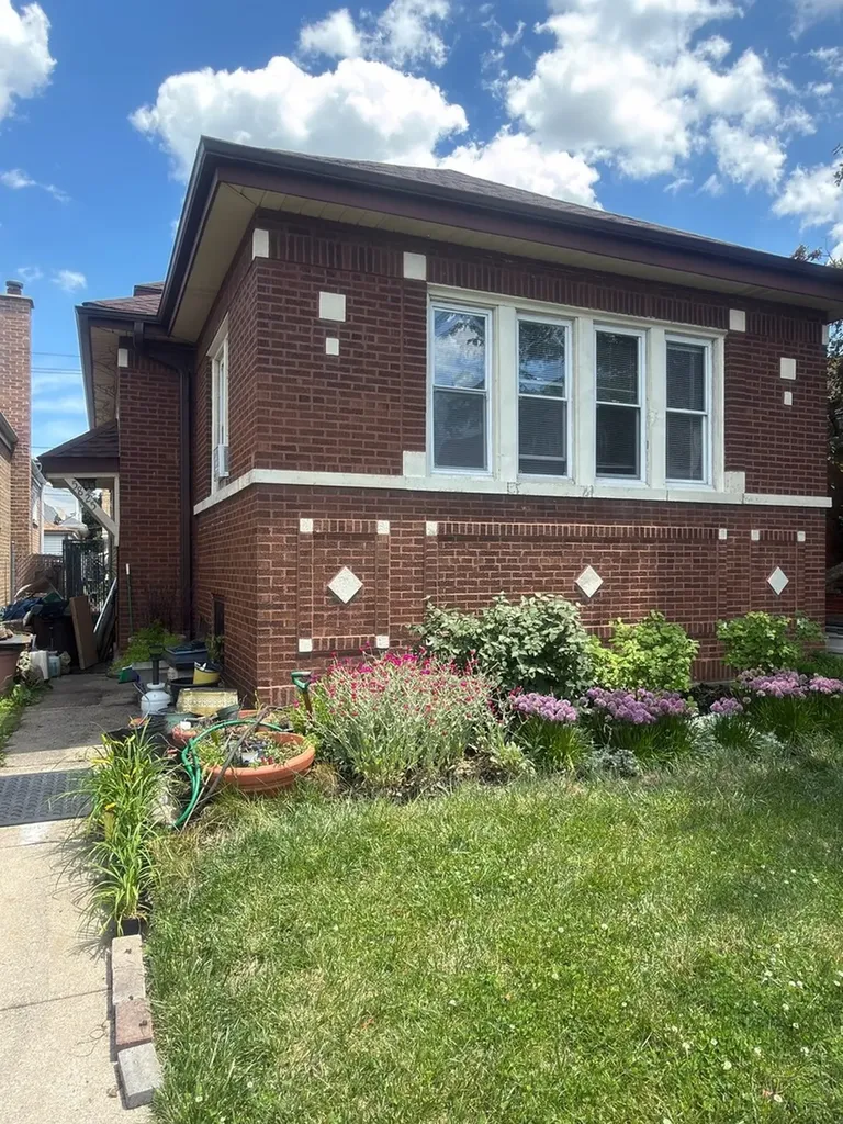 5825 North Kimball Avenue Chicago IL 60659
