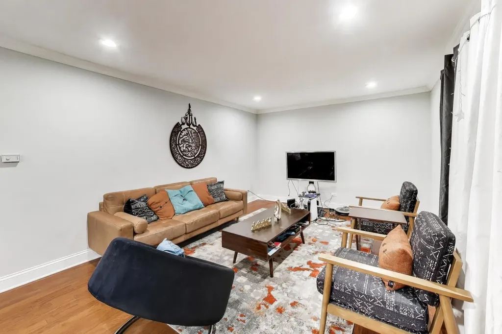 6400 North Ridge Boulevard Chicago IL 60626
