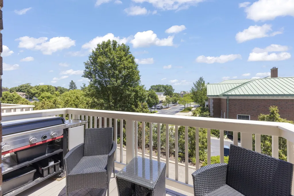 231 North West Street Wheaton IL 60187