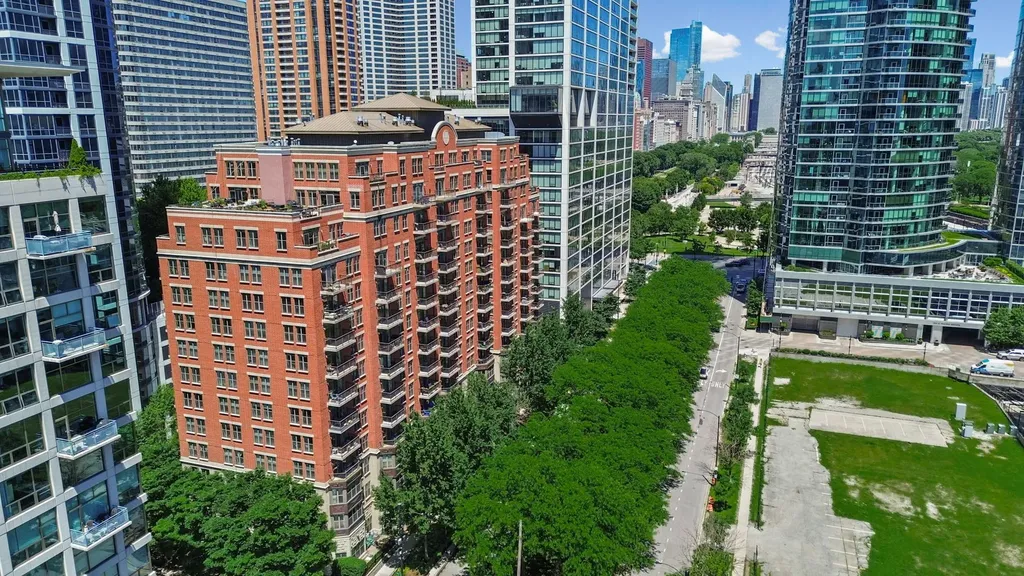 1250 South Indiana Avenue Chicago IL 60605