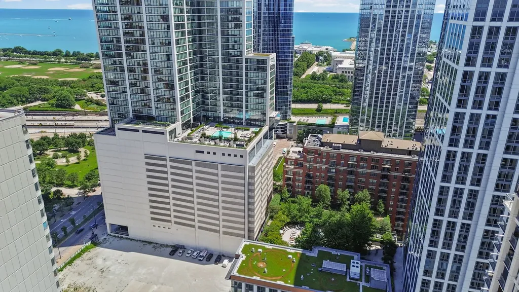 1250 South Indiana Avenue Chicago IL 60605