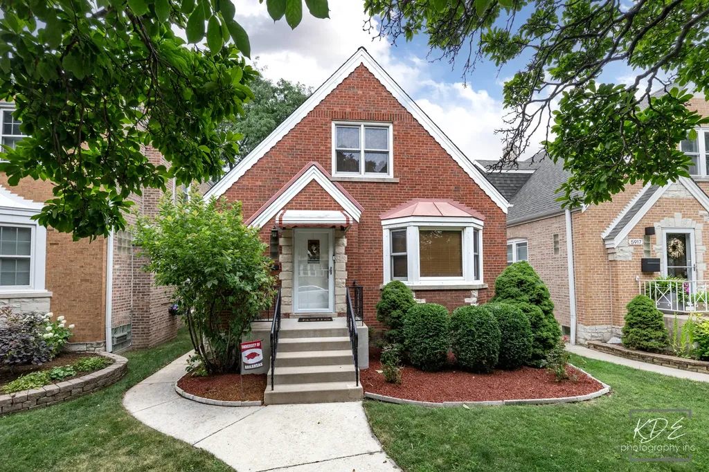 5915 West Roscoe Street Chicago IL 60634