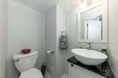 5915 West Roscoe Street Chicago IL 60634