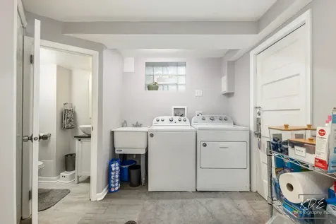 5915 West Roscoe Street Chicago IL 60634