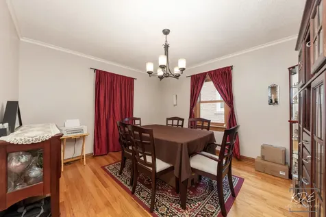 5915 West Roscoe Street Chicago IL 60634