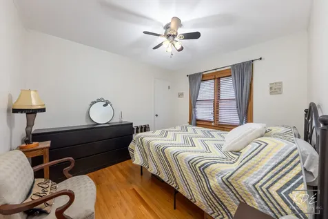 5915 West Roscoe Street Chicago IL 60634