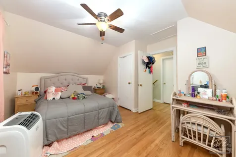 5915 West Roscoe Street Chicago IL 60634