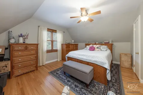 5915 West Roscoe Street Chicago IL 60634