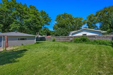 1820 Forrest Boulevard St. Charles IL 60174
