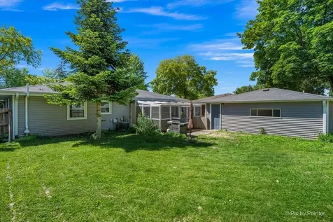 1820 Forrest Boulevard St. Charles IL 60174