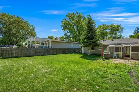 1820 Forrest Boulevard St. Charles IL 60174